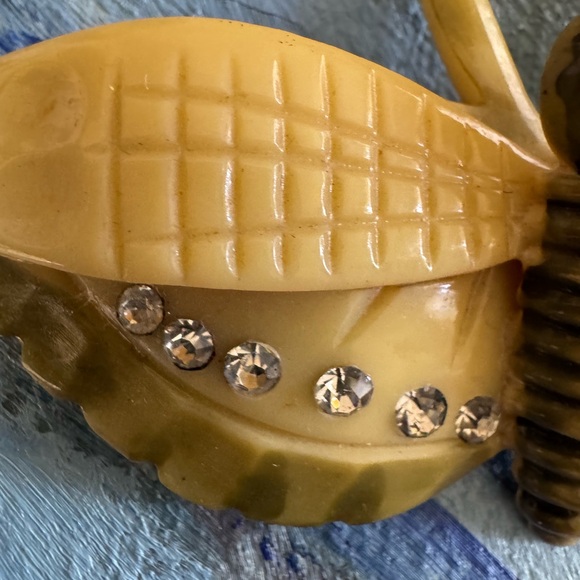 True vintage BAKELITE & Rhinestone Mothra Brooch, large, estate jewelry - Picture 5 of 7